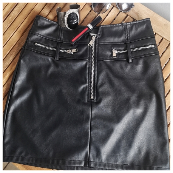 Sold - Picture 3 of 4